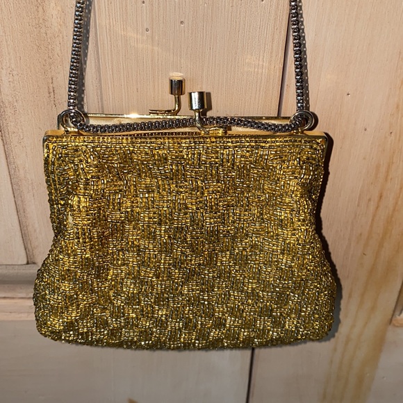 Beautiful Vintage Beaded & Embroidered Walborg Purse with twist snap closure - Picture 6 of 6